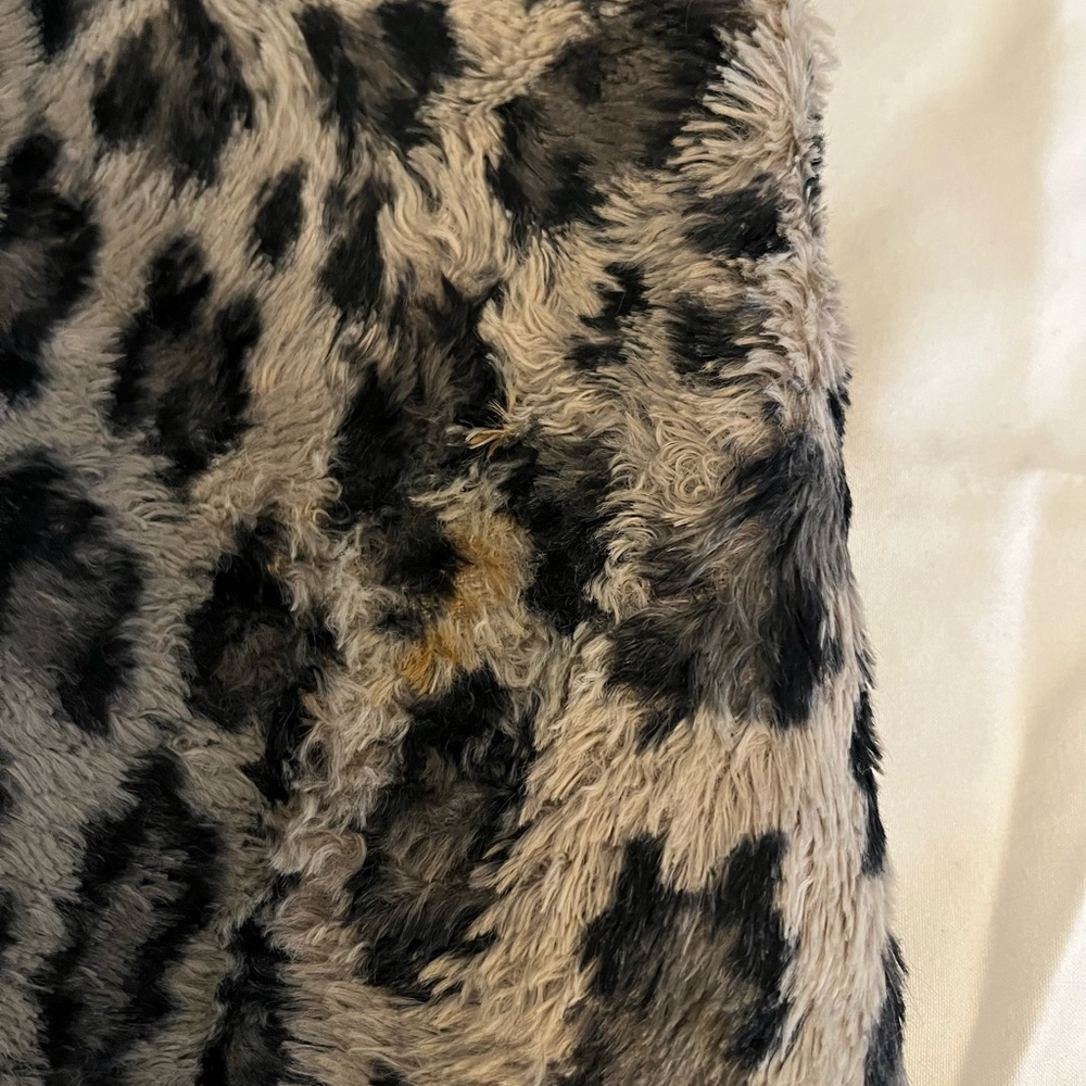 Fendi Neiman Marcus Gray and Black Leopard-Print Faux Fur Pencil Skirt - Picture 9 of 9